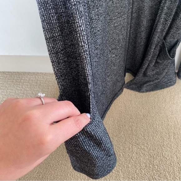 Lightweight Gray‎ Cardigan - Picture 4 of 5